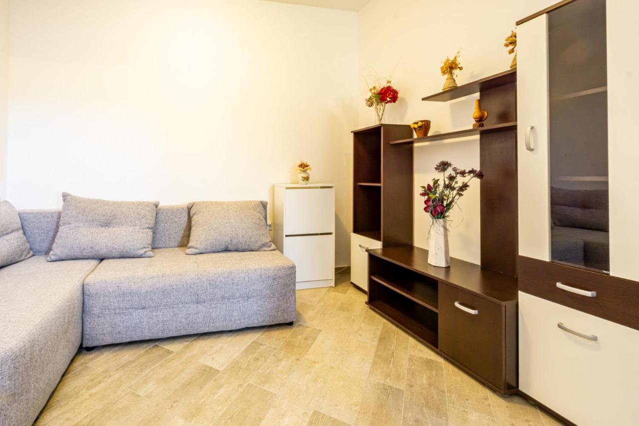 Ferienwohnung Kob Orog Good Location With Sea Views And Modern Decor Metajna Exterior foto