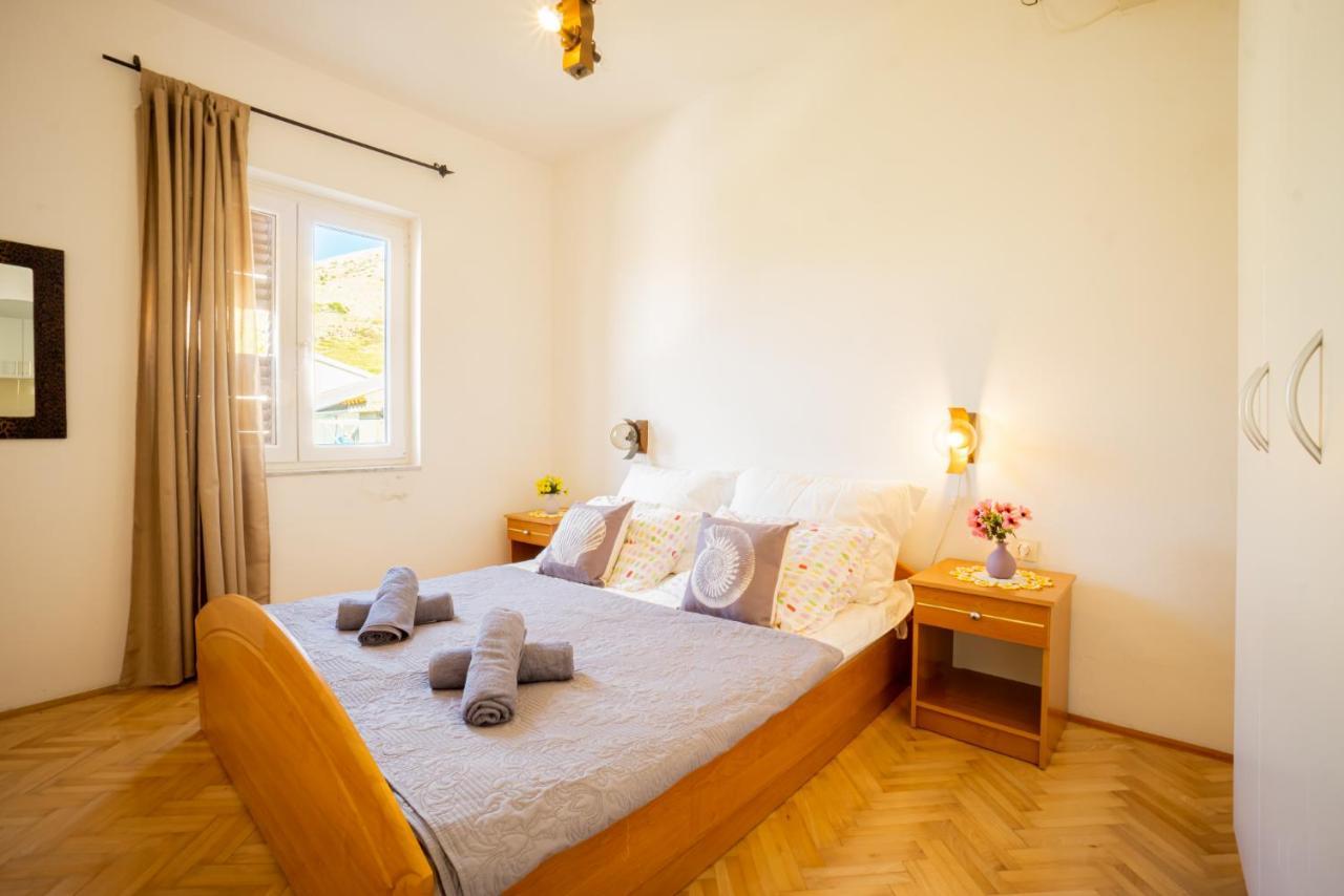Ferienwohnung Kob Orog Good Location With Sea Views And Modern Decor Metajna Exterior foto