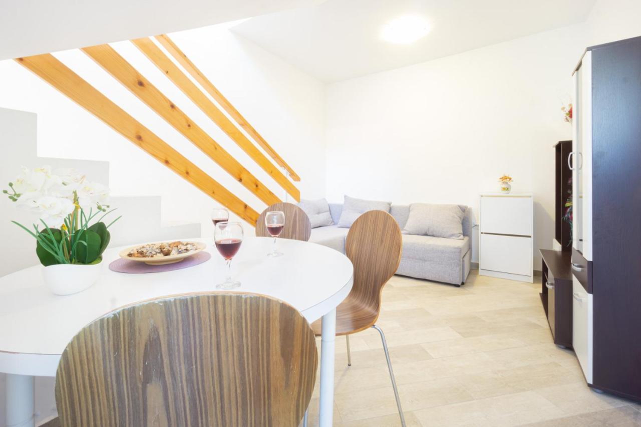 Ferienwohnung Kob Orog Good Location With Sea Views And Modern Decor Metajna Exterior foto