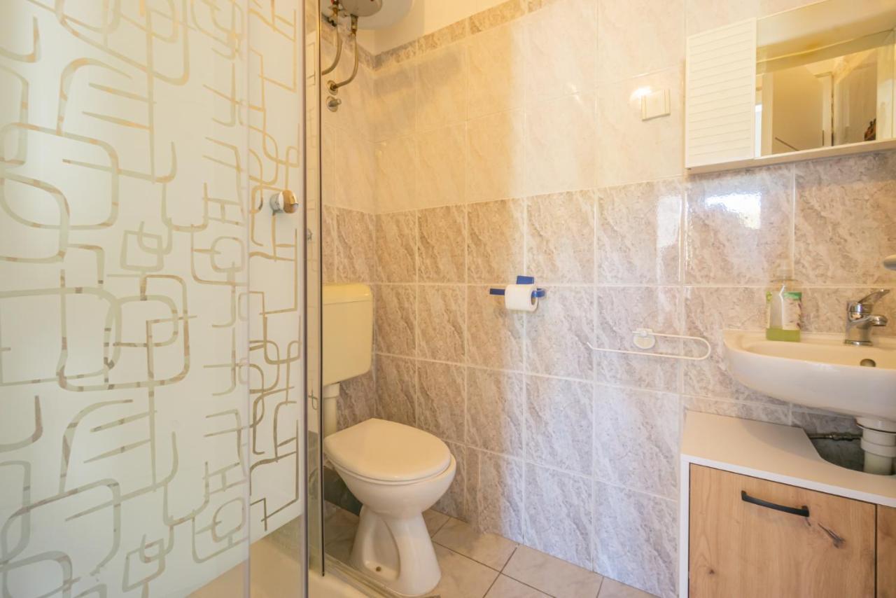 Ferienwohnung Kob Orog Good Location With Sea Views And Modern Decor Metajna Exterior foto