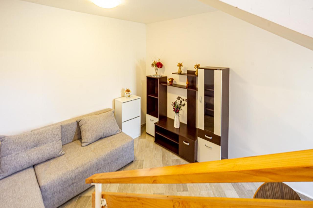 Ferienwohnung Kob Orog Good Location With Sea Views And Modern Decor Metajna Exterior foto